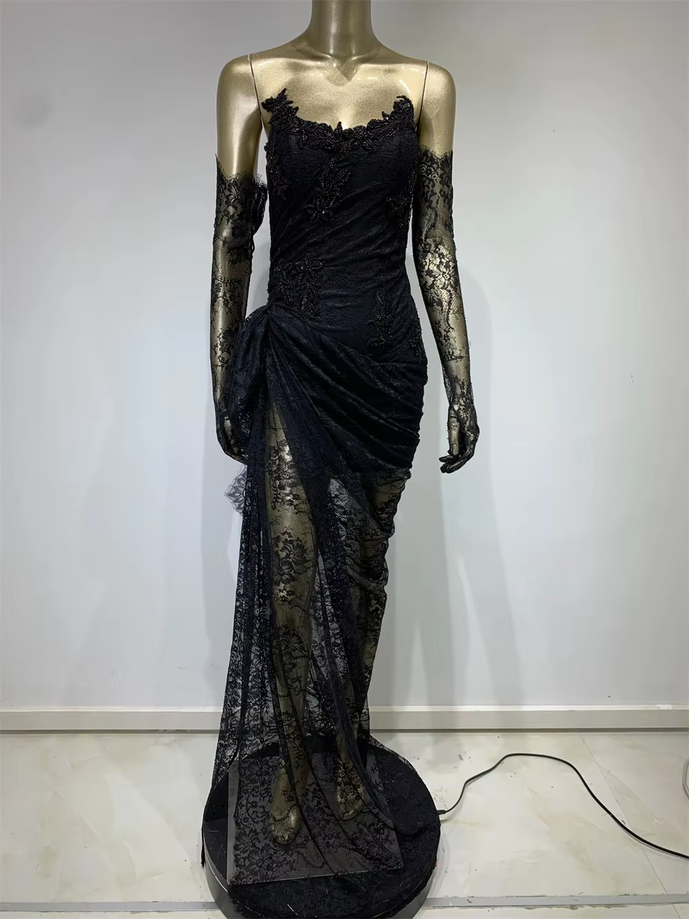 Nouvelles robes d'été sexy sans bretelles en dentelle noire élégante avec manches mitaines pour bal de promo, soirée, mariage, célébrités