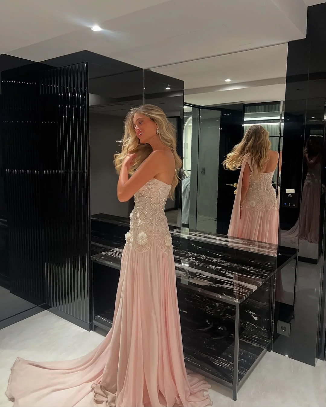 Celebrity Evening Dresses Pink Sleeveless Prom Dresses High Neck Pleated Beading Ankle Length Party Dresses