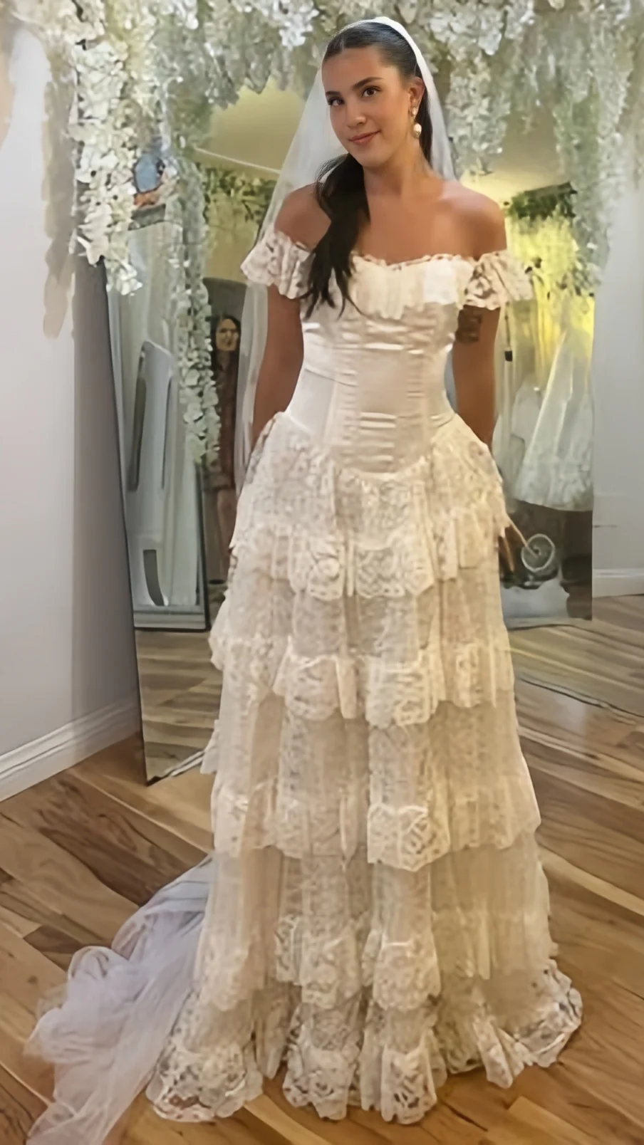 Charming Ivory Lace Prom Dresses Ruffle Evening Party Dress