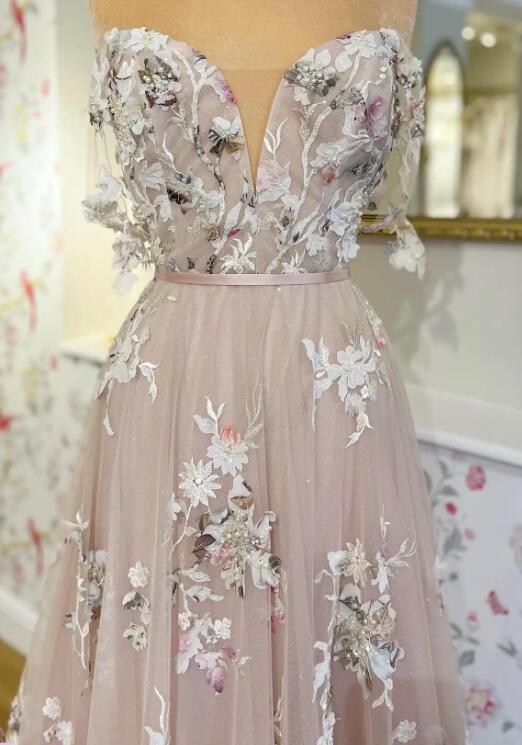 فستان سهرة طويل من Sweetheart Flowers بدون أكتاف