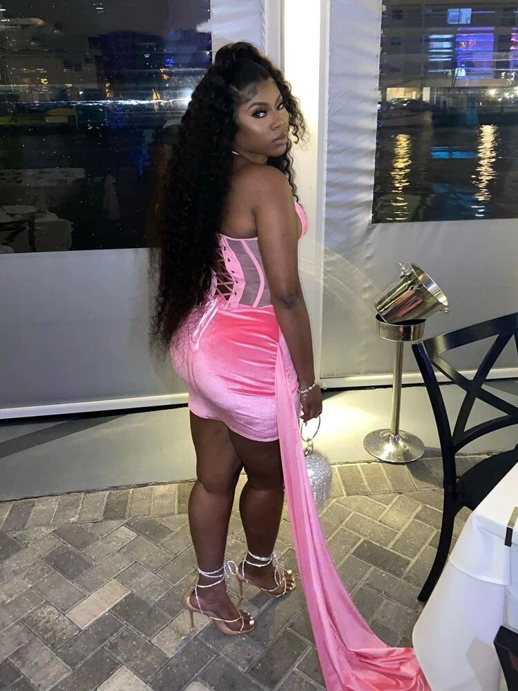 Robe de bal courte rose bébé sexy avec perles en cristal, décolleté en V profond, armatures apparentes, mini longueur, robe de cocktail noire pour filles