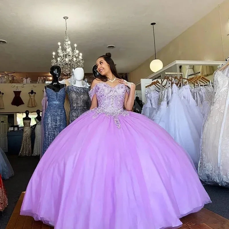فساتين Quinceanera أرجواني عاري الكتفين من Vestidos De 15 Anos مزينة بالخرز الحلو 16 ثوب حفلة عيد ميلاد الأميرة رداء حفلات
