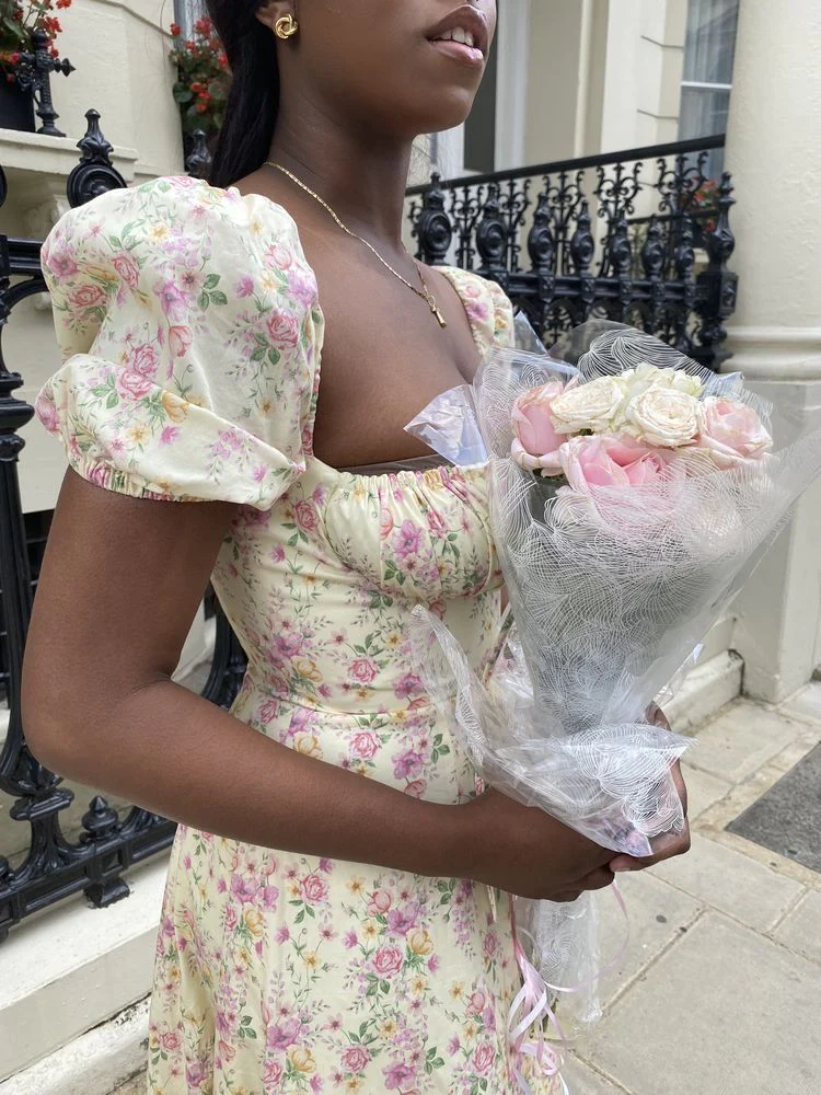 Vestido largo elegante de fiesta con mangas abullonadas y estampado floral para mujer, ideal para fiestas de playa y verano.