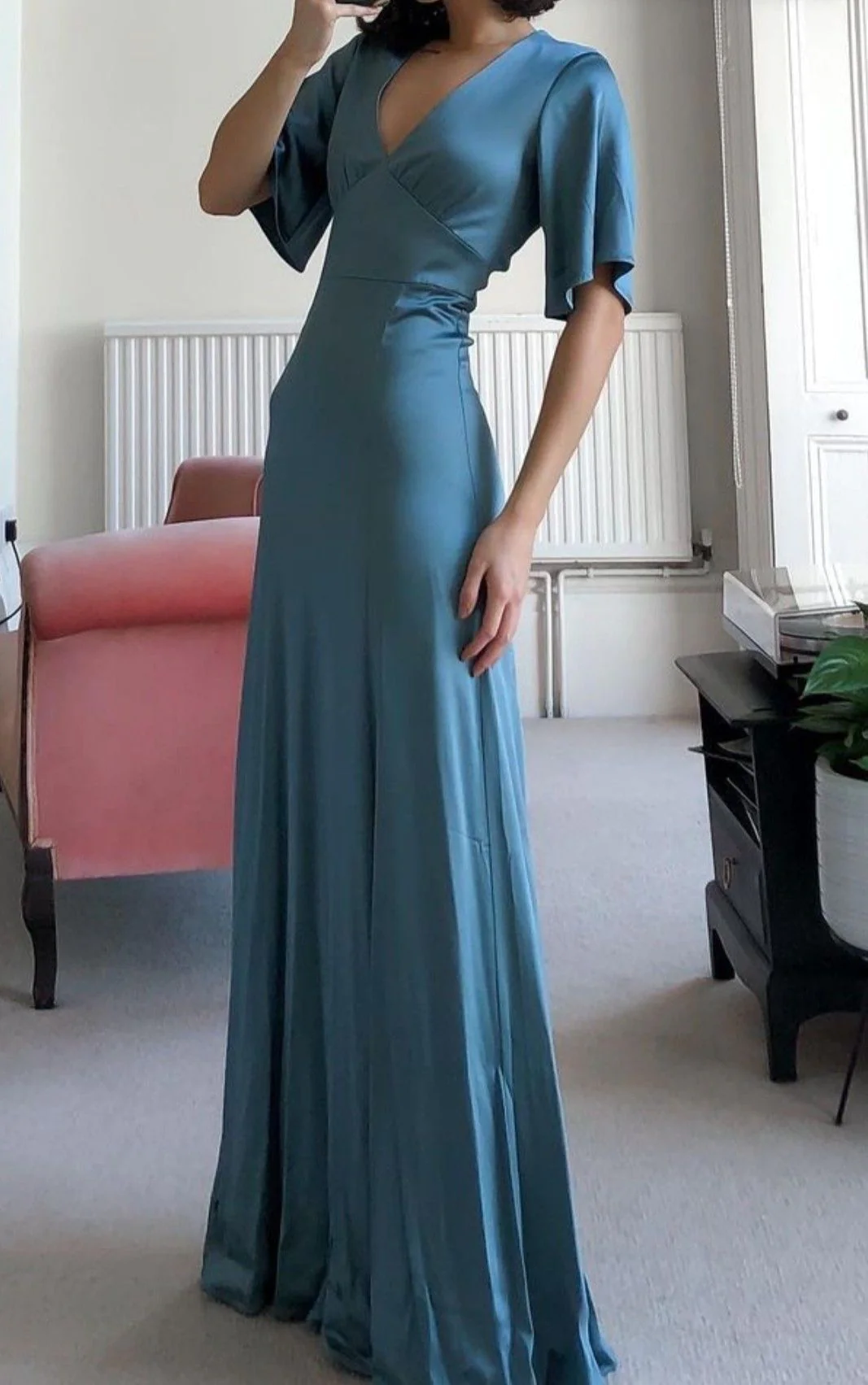 Vestido de festa longo com decote em V e corte A