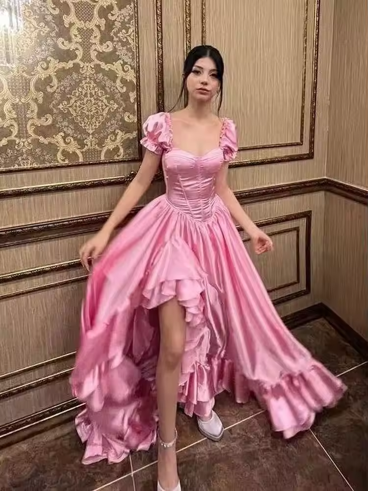 Robe de princesse rose élégante en forme de A, style corset, tenue de soirée d'anniversaire, avec volants et fente sur la jambe, idéale pour les occasions spéciales