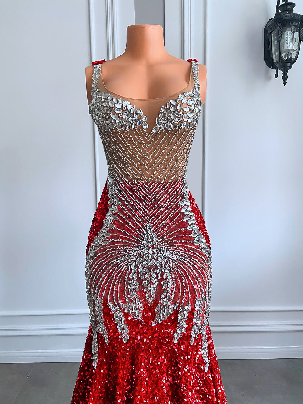 Robe de bal longue rouge scintillante, luxueuse, argentée, diamantée, style sirène, ajustée, noire, en maille transparente