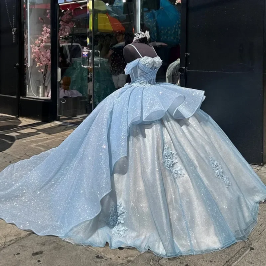 صور حقيقية لفستان حفلة موسيقية أزرق سماوي مزين بالدانتيل وحفلات أعياد الميلاد وحفلات كوينسينيرا وفساتين لمدة 15 عامًا 