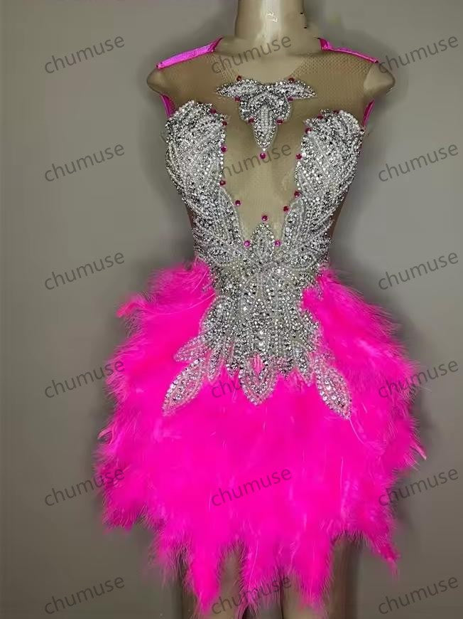 Vestido curto de baile rosa com gola redonda para meninas negras, com cristais brilhantes, vestidos de festa de aniversário, penas, mini coquetel personalizado