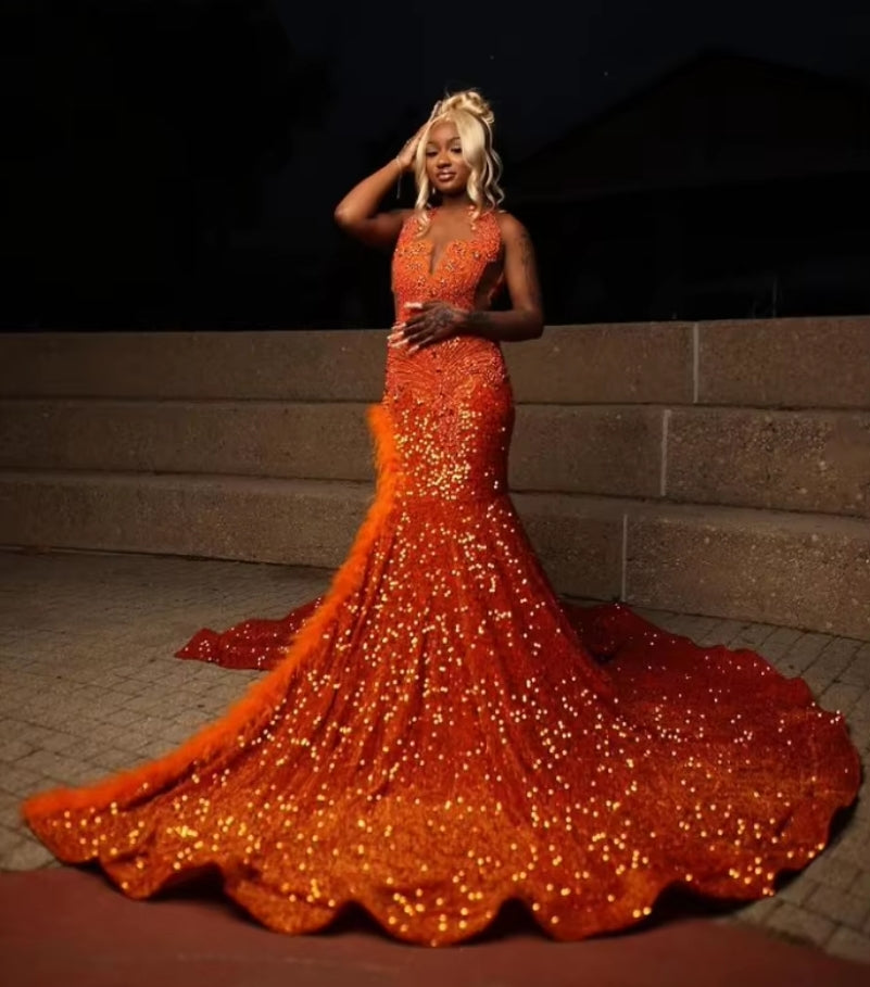 Robe de soirée luxueuse et chaude pour filles noires, ornée de diamants, de paillettes et de perles, nouvelle collection sexy à fente haute et plumes