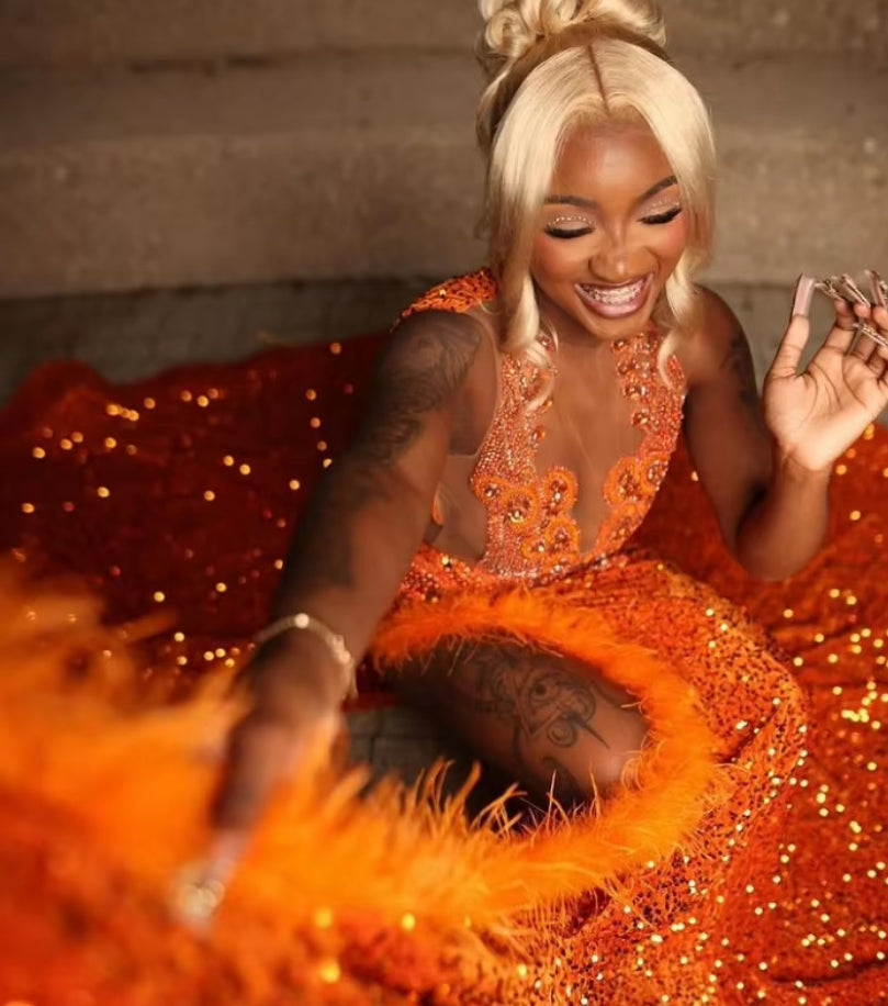 Robe de soirée luxueuse et chaude pour filles noires, ornée de diamants, de paillettes et de perles, nouvelle collection sexy à fente haute et plumes