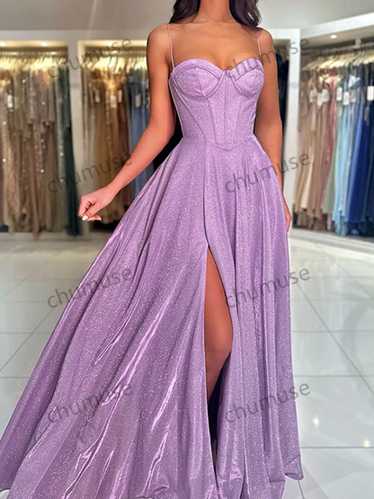 Robe de bal de fin d'année violette en satin avec jupe longue fendue
