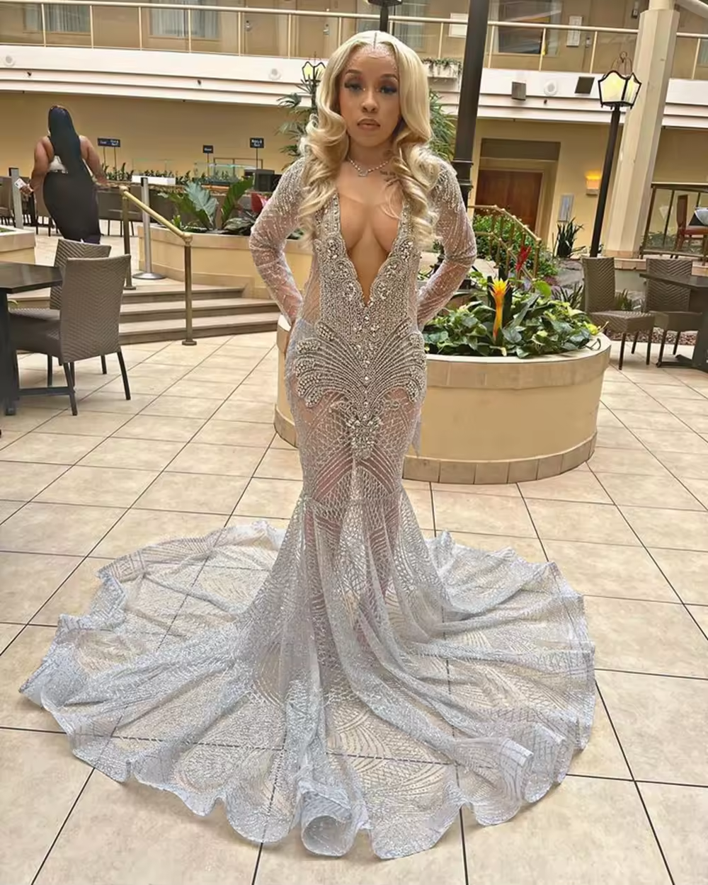 Vestidos de fiesta de manga larga 2025, sexys, brillantes, de lujo, estilo sirena, transparentes, con diamantes plateados y negros, para fiesta de graduación y gala.
