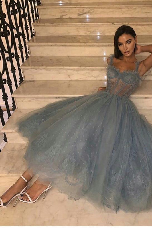 Diseños de vestidos de corsé de hadas vintage | Ideas de vestidos de corsé de satén brillante para niñas