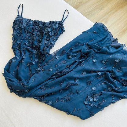 Robe de bal longue moulante bleu foncé à fleurs style sirène