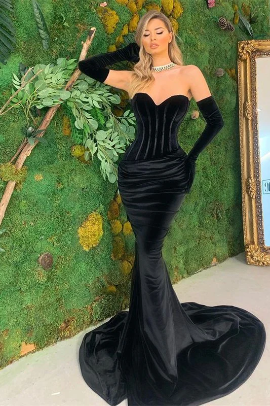 Vestido de fiesta de sirena con escote corazón negro de terciopelo con guantes