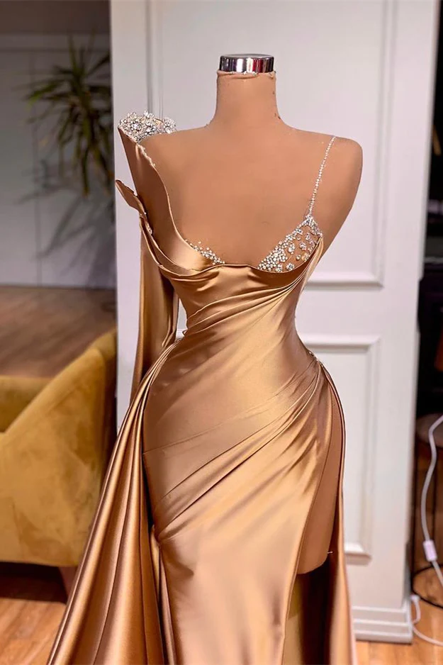 VESTIDO DE FORMATURA SEREMA, MANGAS COMPRIDAS, UM OMBRO, COM RASGÃO E CONTAS