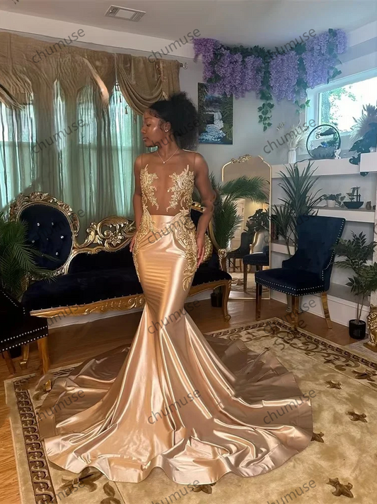 Vestidos de fiesta largos de satén color champán con cuello redondo para chicas negras