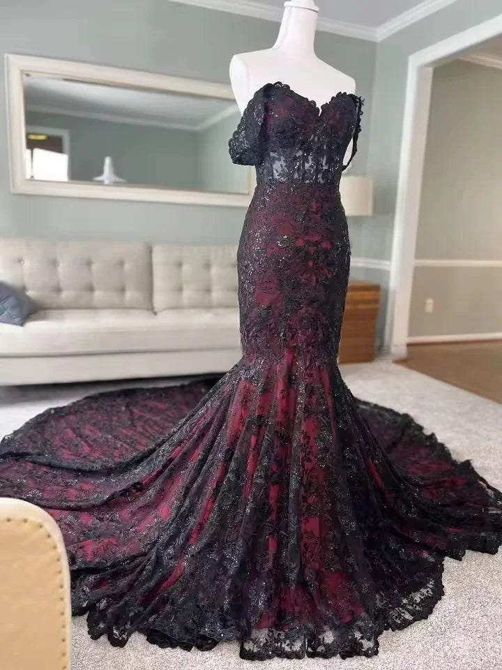 Robe de mariée gothique classique noire et rouge, vintage, en dentelle, avec appliques, sexy, plissée, à volants, cape détachable, pour occasions spéciales, personnalisée