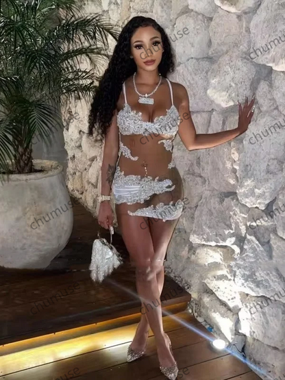 Robe de bal courte à bretelles spaghetti et appliques en dentelle 