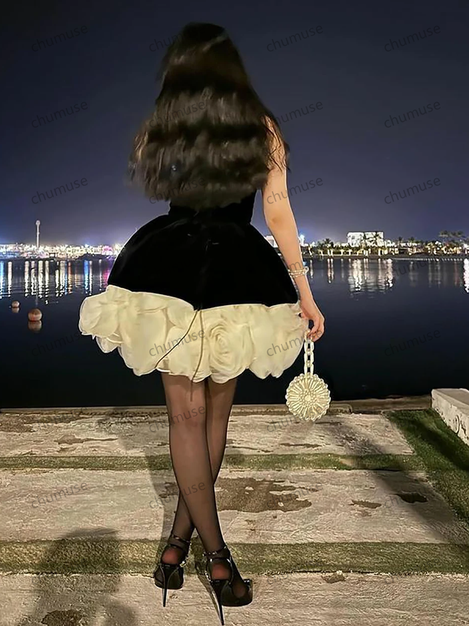فساتين قصيرة بدون حمالات على شكل حرف A وفساتين كوكتيل