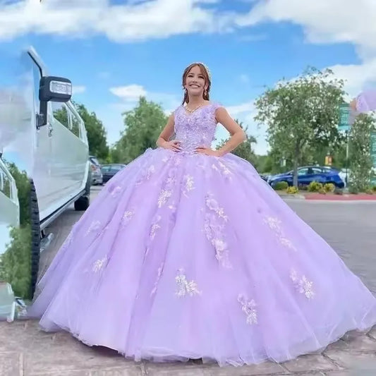 فساتين كوينسيانيرا أرجوانية بفتحة على شكل حرف V، مناسبة لحفلات كوينسيانيرا من Vestidos De 15 Anos، مزينة بزخارف عصرية، مزينة بزهرة ثلاثية الأبعاد، مناسبة للحفلات الأميرية، حسب الطلب