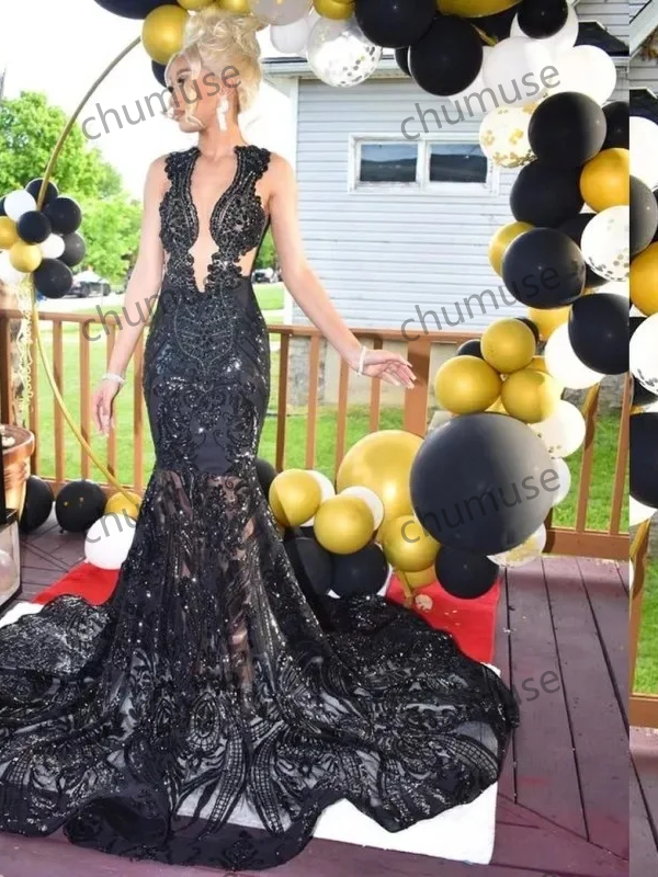 فستان سهرة أسود ذهبي مرصع بالألماس وأحجار الراين والكريستال 