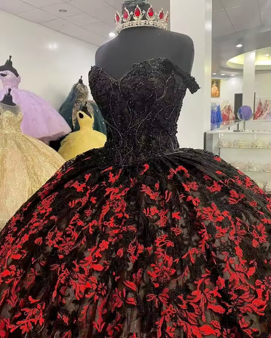 Black Red Gothic Quinceanera Dresses Off Shoulder Beaded Applique Ball Gown Sweet 16 Corset vestido xv años customsized
