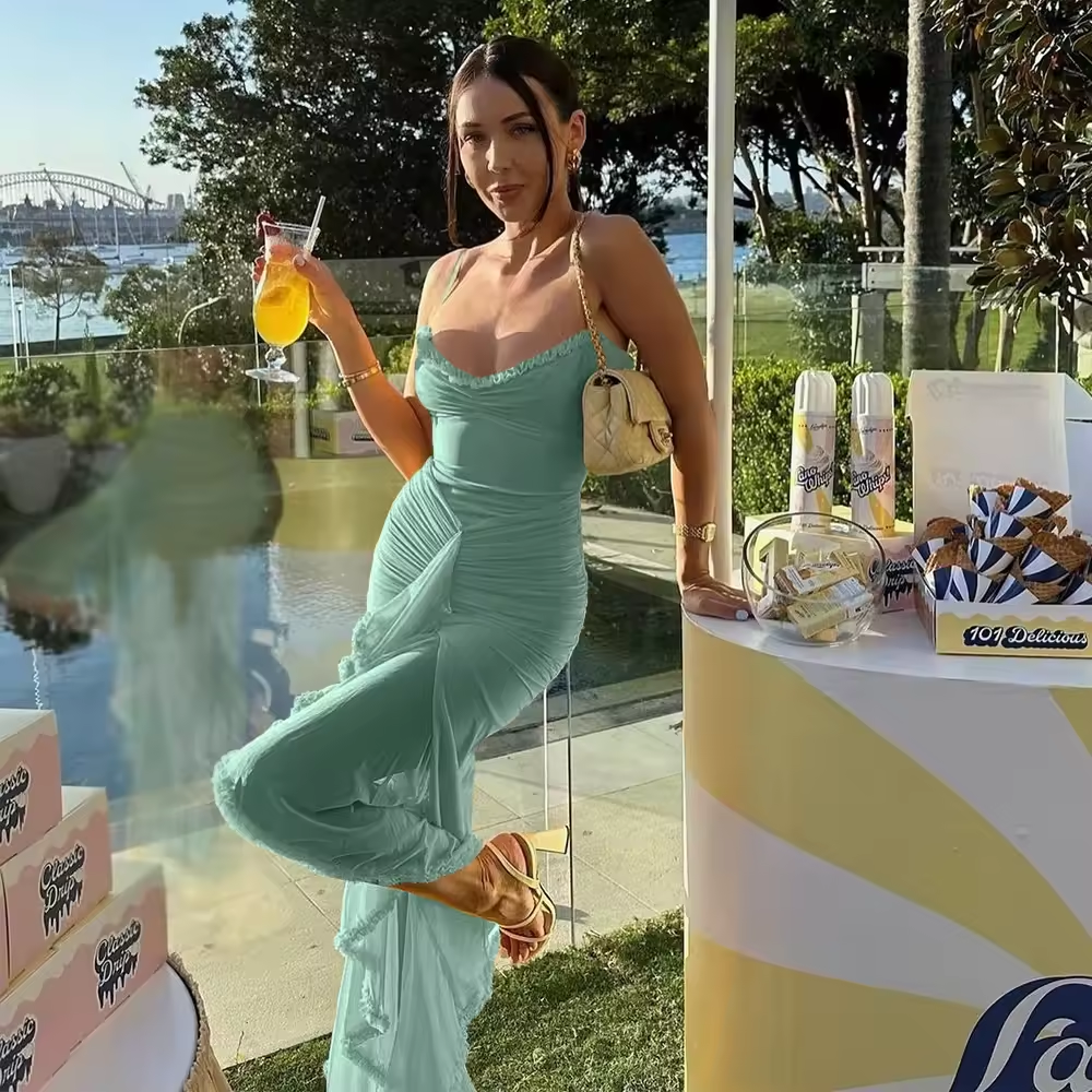 Nouveautés Robe moulante à bretelles spaghetti Robe longue froncée tendance pour femmes
