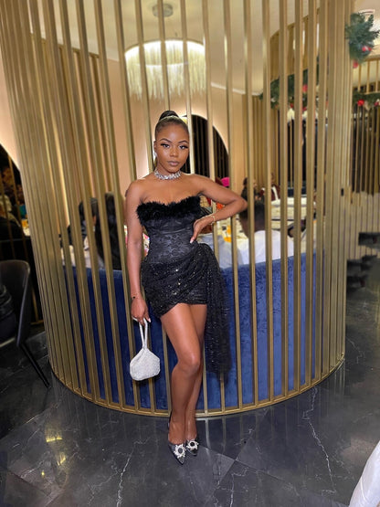 Petite robe de soirée noire pour anniversaires, dîners, réceptions