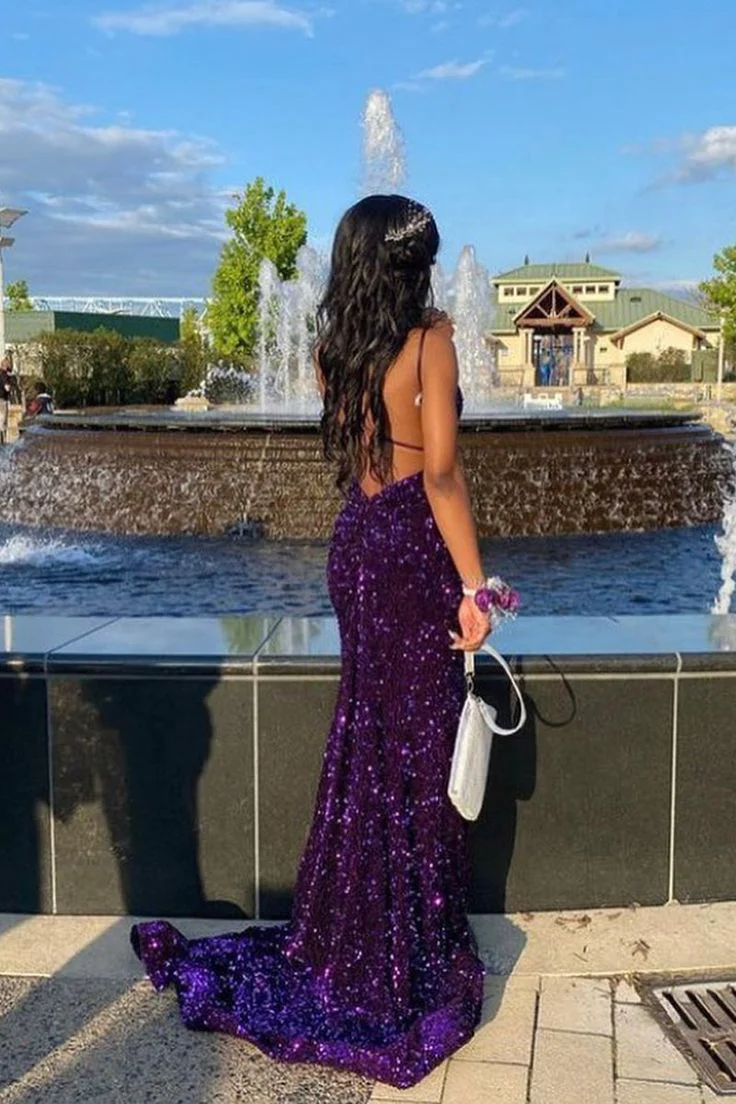 Vestido de baile longo sereia com lantejoulas roxas
