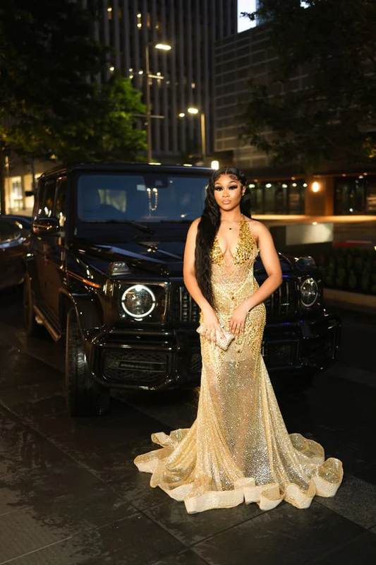 Vestido de noche de sirena con lentejuelas y cuentas doradas