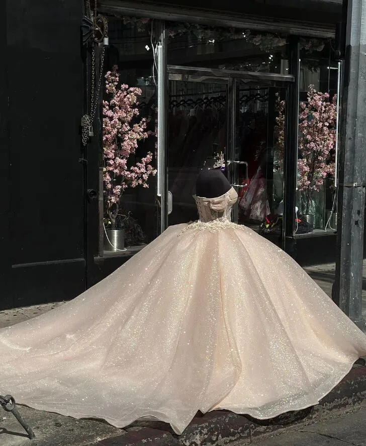 الشمبانيا سباركلي الأميرة فساتين Quinceanera قبالة الكتف جيلتر مشد فيستدوس دي 15 años quinceañeras الحلو 16 حفلة موسيقية