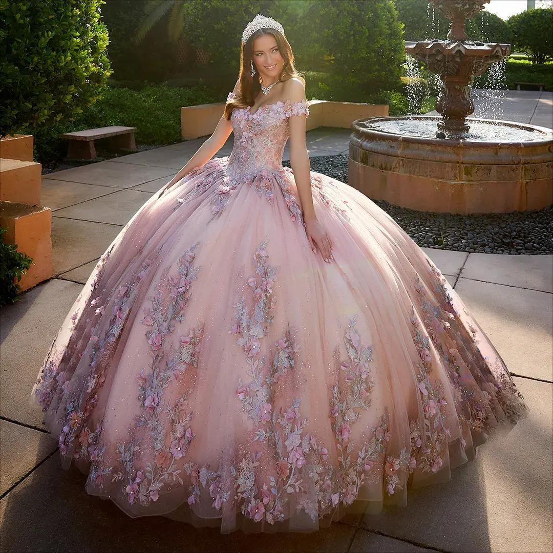 Sparkly Beaded Lace Ball Gown Quinceanera Dresses Appliqued Off Shoulder Neckline Sequined Prom Gowns Tulle Sweep Train Sweet 15